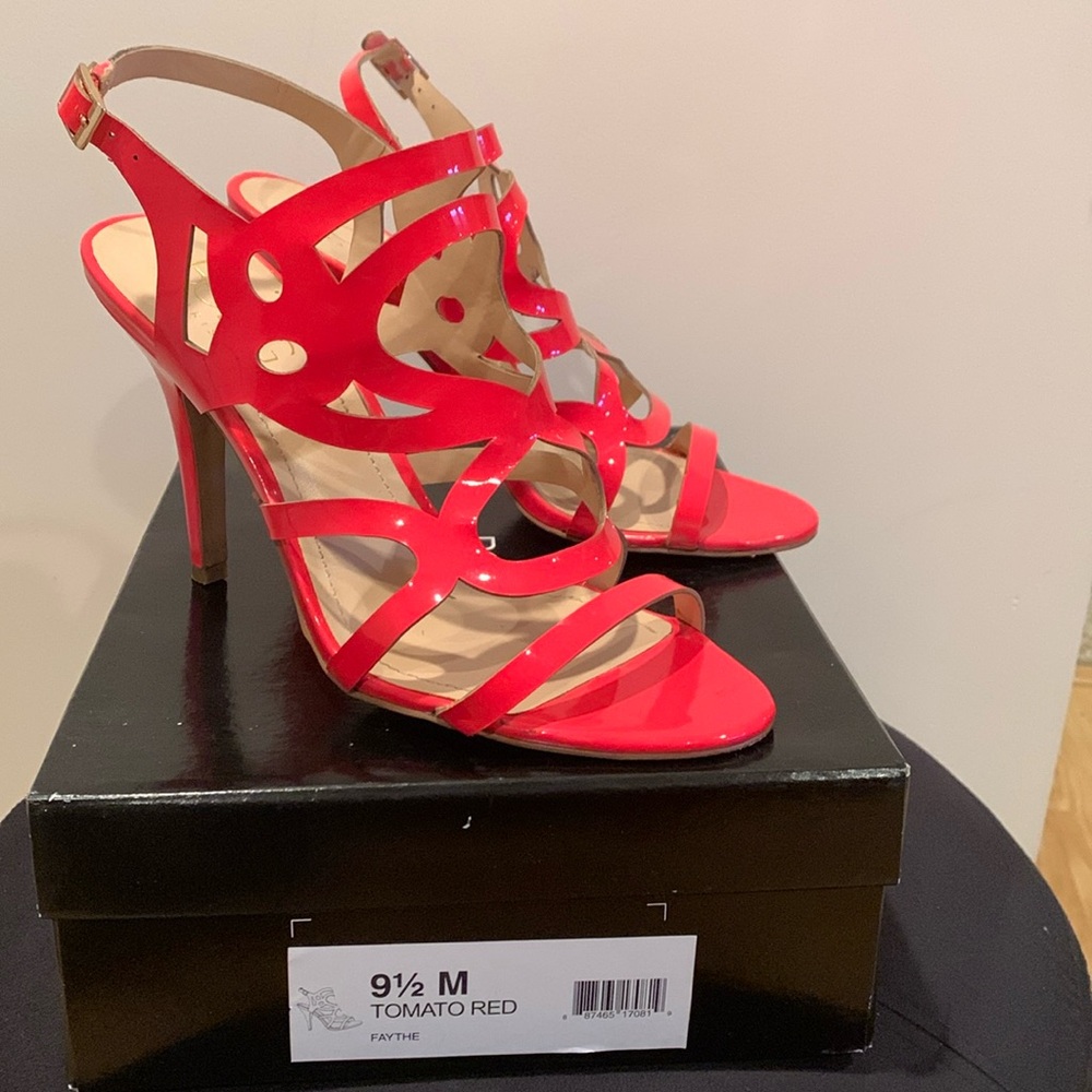Women heels BCBG Tomato Red Size 9.5
